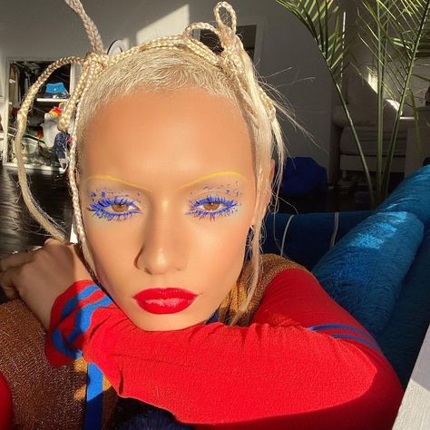 ☆꧁:..::.:.:jAzzeLLe::.::.:.꧂☆ on Instagram: “real eyez realize real liez 💙” Makeup Idea, Makeup Trends, Makeup Inspo, Carnival Face Paint, Eyebrows, Makeup Looks, Makeup, Hair, Beauty