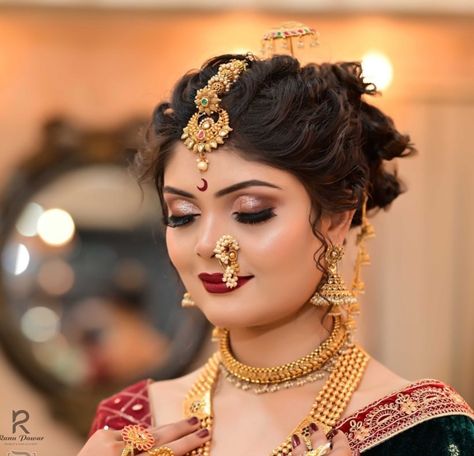 Maharashtrian Bride Makeup, Marathi Bride Makeup, Maharashtrian Makeup, Bridal Makeup Indian Wedding, Makeup Indian Wedding, Jewellery Organization, Bridal Makeup Indian, Maharashtrian Bride, Bridal Makeup Videos