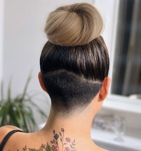 40 Hot Undercuts for Women That Are Calling Your Name - Hair Adviser Shaved Undercut Long Hair, Long Hair Undercut Women, Undercut Hairstyles Women Long Hair, Feminine Undercut Long Hair, Feminine Undercut, Hair Suite, Long Undercut, Undercut Hair Designs, Undercut Hairstyles Women