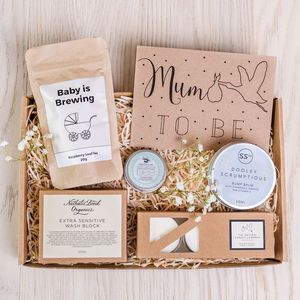 'Mum To Be' Letterbox Gift Set - gifts for mothers Mom Gift Basket, Mum To Be, Diy Gift Baskets, Best Mothers Day Gifts, Best Gifts For Mom, Baby Shower Presents, Baby Gift Box, Diy Mothers Day Gifts, Baby Box