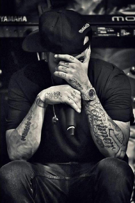 Nicky jam Love Profile Picture, Nicky Jam, Latin Artists, Sunflower Hearts, Ace Family, Captain Tsubasa, Daddy Yankee, Disney Ariel, Doja Cat