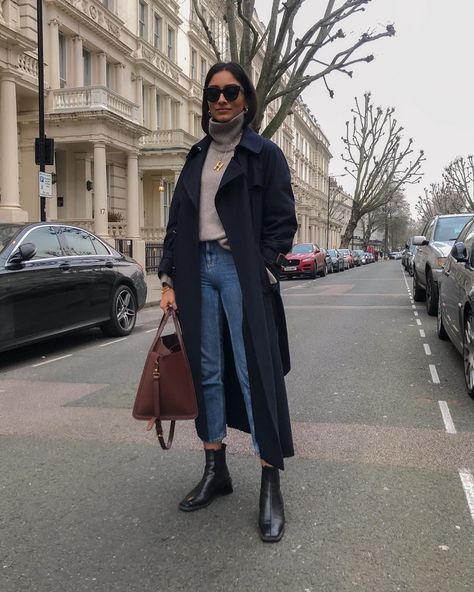 Navy Trench Coat Outfit, Navy Blue Coat Outfit, Black Coat Outfit Winter, Navy Coat Outfit, Long Black Coat Outfit, Blue Coat Outfit, Trenchcoat Outfit, Wool Coat Outfit, Black Coat Outfit