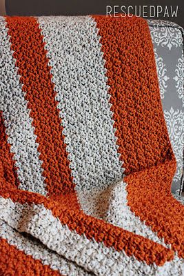 Fiber Flux: Pumpkin Spice! 12 Fabulous and Free Crochet Patterns... Tweed Blanket, Chevron Crochet Blanket Pattern, Pumpkin Blanket, Easy Crochet Patterns For Beginners, All Free Crochet Patterns, Zig Zag Crochet, Crochet Blanket Chevron, Chevron Crochet, Crochet Blanket Pattern Easy