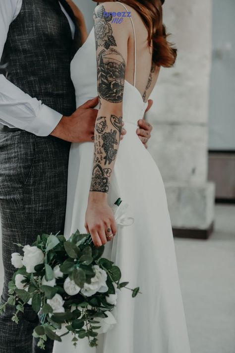 Bride with tattoo Patchwork Tattoo Sleeve, Bridal Tattoo, Tattoo Bride, Patchwork Tattoo, Brides With Tattoos, Famous Tattoos, Back Of Shoulder Tattoo, Cowgirl Art, Vintage Cowgirl