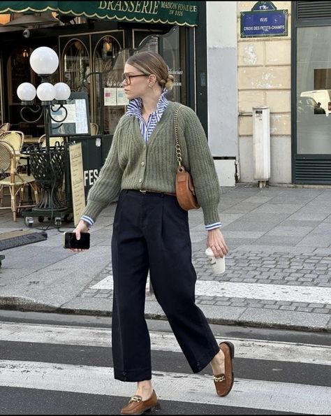 Natural Style Essence Outfits, Corporate Office Outfits, Green Blue Outfit, Elodie Romy, Parisian Fall Outfits, Mode Style Anglais, Light Green Cardigan, Loafer Outfits, Vintage Edit