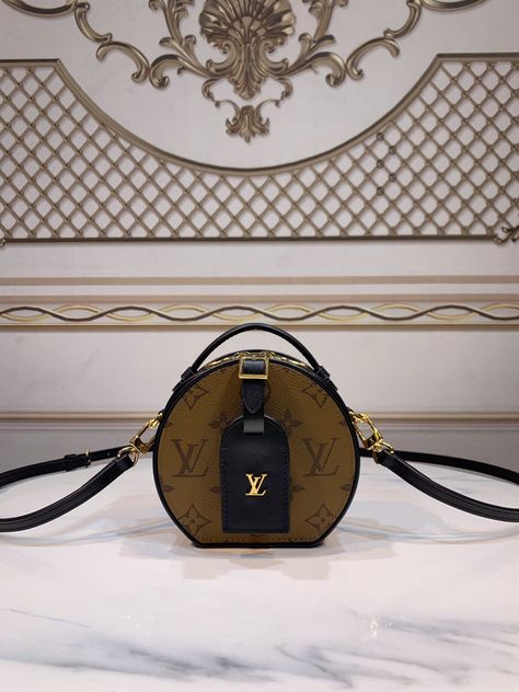 Louis Vuitton Circle Bag, 2024 Bags, Circle Handbag, Louis Vuitton Loop Bag, Lv New Wave Chain Bag, Louis Vuitton Wave Chain Bag, Louis Vuitton New Wave Chain Bag, Louis Vuitton Mini, Bag Jeans