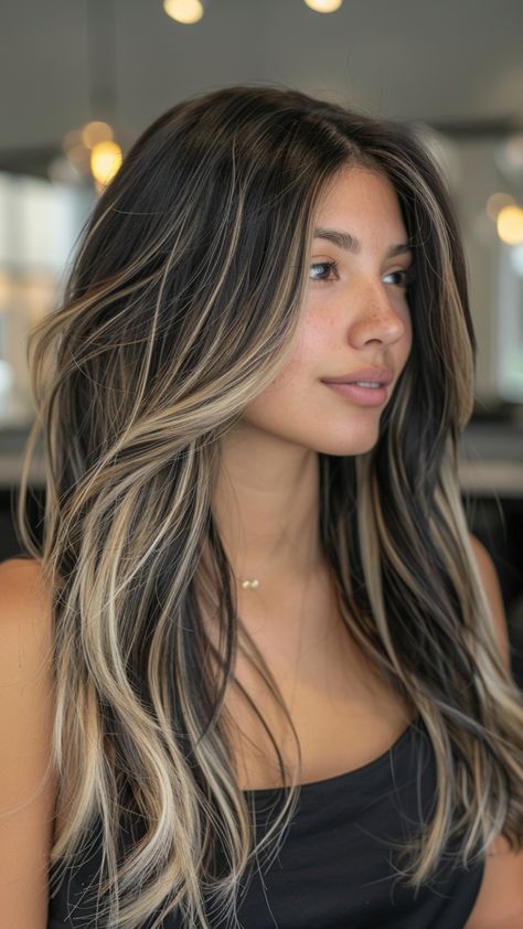 Discover a modern approach to enhance your dark hair with subtle balayage. Elevate your look with a touch of dimension and depth that beautifully complements your natural color. Whether you prefer soft highlights or gentle gradients, balayage offers a stunning solution for adding a fresh twist to black hair. Balayage Black, Soft Highlights, Balayage Caramel, Highlights For Dark Brown Hair, Rambut Brunette, Blonde Highlights On Dark Hair, Black Hair Balayage, Subtle Balayage, Brunette Hair With Highlights