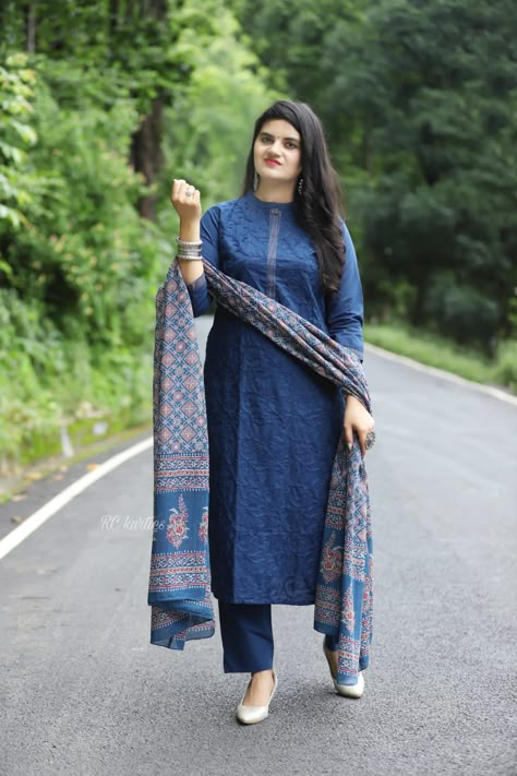 Office Wear Churidar, School Teacher Outfits Indian, Office Wear Chudidar Designs, Indian Office Wear Women Salwar Kameez Cotton Dresses, Formal Salwar Suits For Office For Women, Kurti Styling Ideas For Office, Kurti Office Wear, Formal Kurti For Office, Ladies Kurti Design