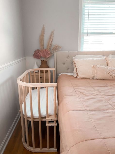 What Does Co Sleeping Mean (and How Do You Safely Practice It)? - babybay Bedside Co Sleeper, Safe Co Sleeping, Baby Co Sleeper, Sleeping Together, Bedside Crib, Co Sleeping, Co Sleeper, Soft Mattress, Baby Bassinet