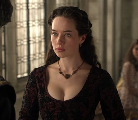 Lola Reign, Susan Pevensie, Marie Stuart, Anna Popplewell, Reign Dresses, Mary Stuart, Chronicles Of Narnia, Princess Aesthetic, High Fantasy