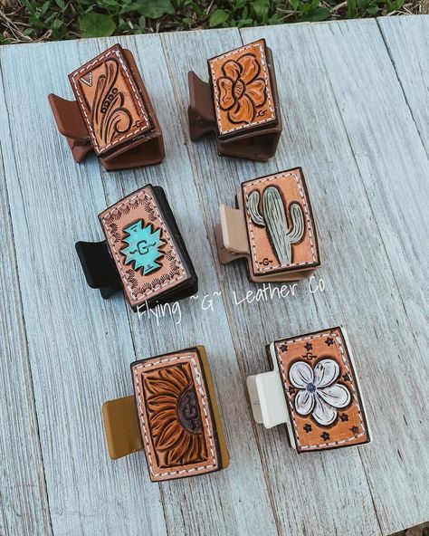 Tooled Leather Cactus Pattern, Leather Claw Clip Designs, Western School Supplies, Leather Work Ideas, Western Leather Work, Handmade Leather Work, Custom Leather Work, Leather Hair Accessories, Cowgirl Accessories