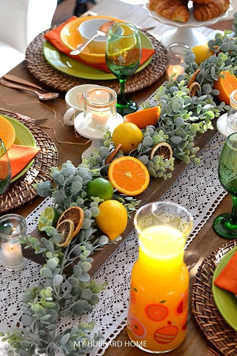 Greenery Table Runner With Fruit, Table Decor With Oranges, Breakfast Centerpiece Ideas, Citrus Home Decor, Citrus Tablescape, Clementine Christmas, Orange Picking, Citrus Decor, Citrus Theme