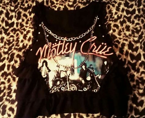 Motley Crue Concert Outfit, Motley Crue Outfit, Motley Crue Groupie Aesthetic, 80s Groupie, Y2k Hippie, Rocker Necklace, Motley Crue Tshirt, Motley Crue Sweatshirt, Metal Jacket