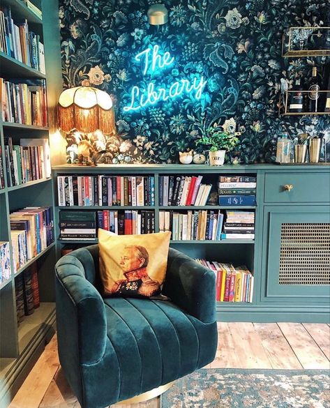 Maximalist Office, Maximalist Home, Home Library Design, Home Library, Lounge Room, Dream House Decor, Front Room, The Library, My Dream Home