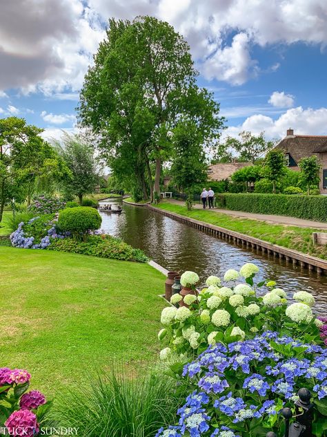 Giethoorn Netherlands, Water Village, Moving To Germany, Netherlands Travel, Tourist Information, Nature Preserve, Travel List, European Travel, Tourist Destinations