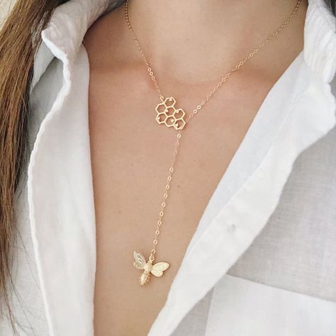 Lariat Necklace Gold, Scene Jewelry, Dainty Jewelry Necklace, Tattoo Health, Honeycomb Necklace, Gold Lariat Necklace, Bee Jewelry, San Ramon, Bee Pendant