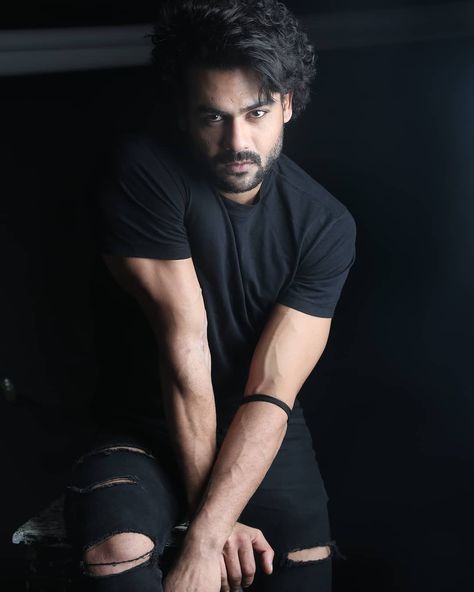 Vishal Aditya Singh Actor, Vishal Singh, Indians Game, Bridal Makeup Images, Makeup Images, Soap Opera, Life Stories, Reality Show, Bridal Makeup