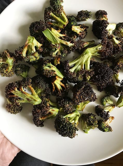 Broccoli Chips Air Fryer, Air Fryer Roasted Broccoli, Broccoli Chips, Chips Air Fryer, Phillips Air Fryer, Plantain Chips, Table Photography, Sweet Potato Chips, Break The Cycle