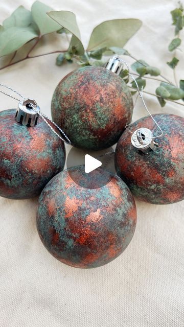 ISOSCELLA | Interiors & DIY on Instagram: "There are so many lovely metal and rustic baubles around at the mo but they’re so heavy and expensive. Here’s how I upcycled some old blue baubles to create my own patinated copper effect baubles - all the details are on the blog 🔝✨  #christmas #upcycle #christmasdecor #christmasdecorations #diychristmas #diyprojects #diy #recycle #christmastree #christmascrafts #diyblogger #christmas2022 #bauble #copperpatina #myhousebeautiful #christmascountdown #myhousethismonth #craftmyhome #craftersgonnacraft #makersgonnamake #shadesofdiy" Upcycle Baubles Ideas, Christmas Upcycle, Blue Baubles, Diy Recycle, Copper Patina, Christmas Countdown, Crushed Velvet, Diy Christmas, Christmas Diy