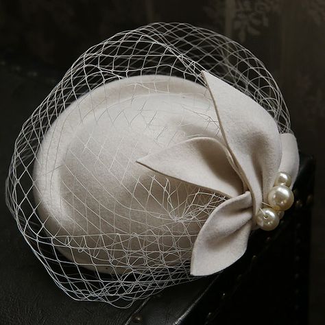 Retro Vintage 1950s Fascinator Hat Audrey Hepburn Kate Middleton Women's Cosplay Costume Masquerade Party / Evening Hat 2023 - US $34.99 Evening Hat, Wedding Headwear, Wholesale Hats, Wedding Party Flowers, Veiled Hats, Womens Cosplay, Wedding Tea, Berets Cap, Fascinator Hat