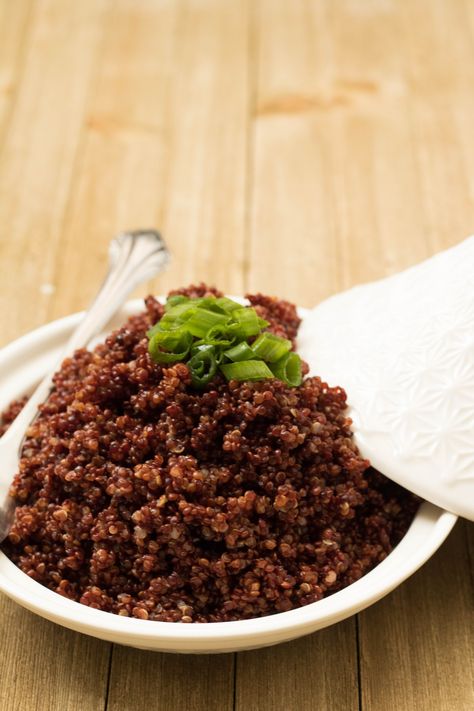 How to Cook Red Quinoa perfectly! | Lifestyle of a Foodie Quinoa Cooking Instructions, Red Quinoa Recipes, Ekadashi Recipes, Lifestyle Of A Foodie, Grain Recipes, Red Quinoa, Protein Packed Snacks, Clam Recipes, Healthy Low Carb Recipes