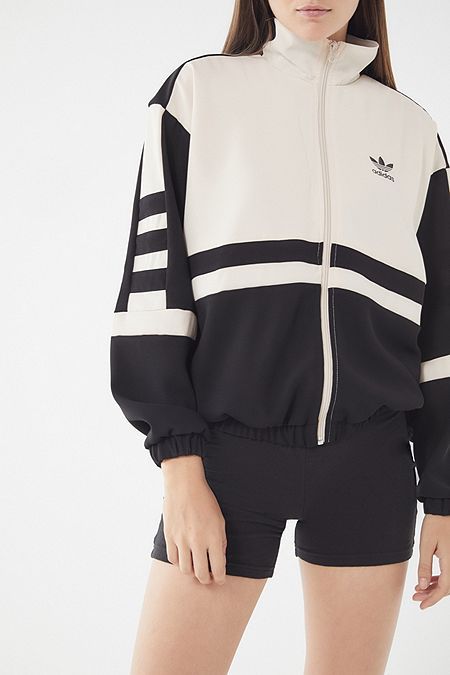 Sports Jacket Outfit, Adidas Outfit Women, Sports Jackets Women, Adidas Original, Adidas Outfit, Sporty Outfits, Street Wear Urban, Kpop Fashion Outfits, Track Jacket