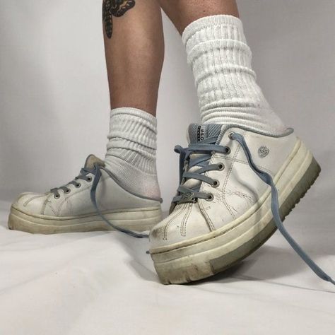 Shoes And Socks, Dr Shoes, Funky Shoes, Shoe Inspo, Aesthetic Shoes, Swag Shoes, Mode Inspo, Pretty Shoes, Dream Shoes