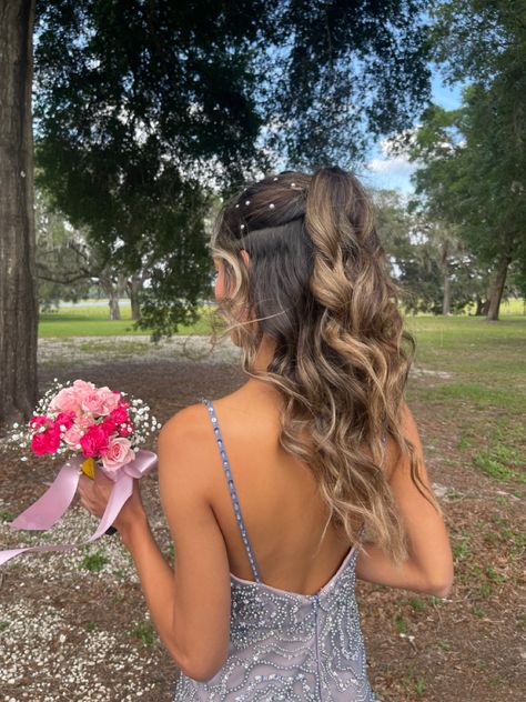 Grad Hairstyles, Grad Hair, Cute Prom Hairstyles, Dance Hair, Photo Hair, Formal Hairstyles For Long Hair, Prom Hairstyle, Simple Prom Hair, Prom Hair Down