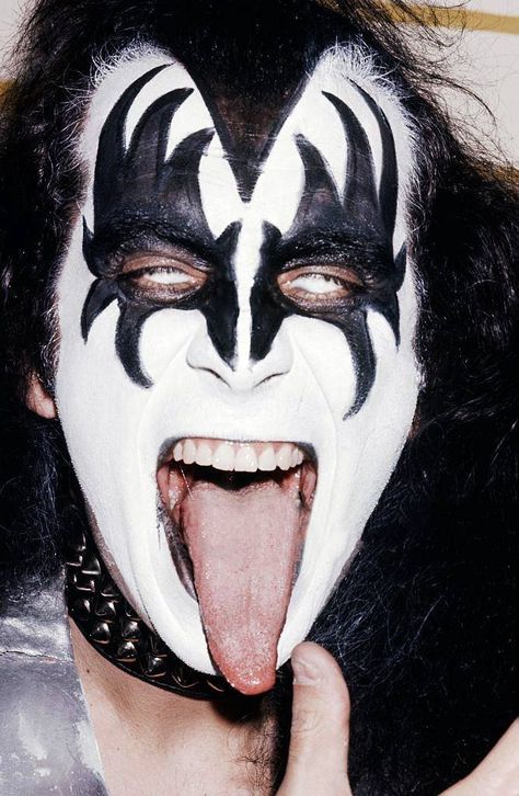 Gene Simmons Makeup, Banda Kiss, Gene Simmons Kiss, Francesco Scavullo, Eric Singer, Lynn Goldsmith, Vinnie Vincent, Peter Criss, Kiss Army