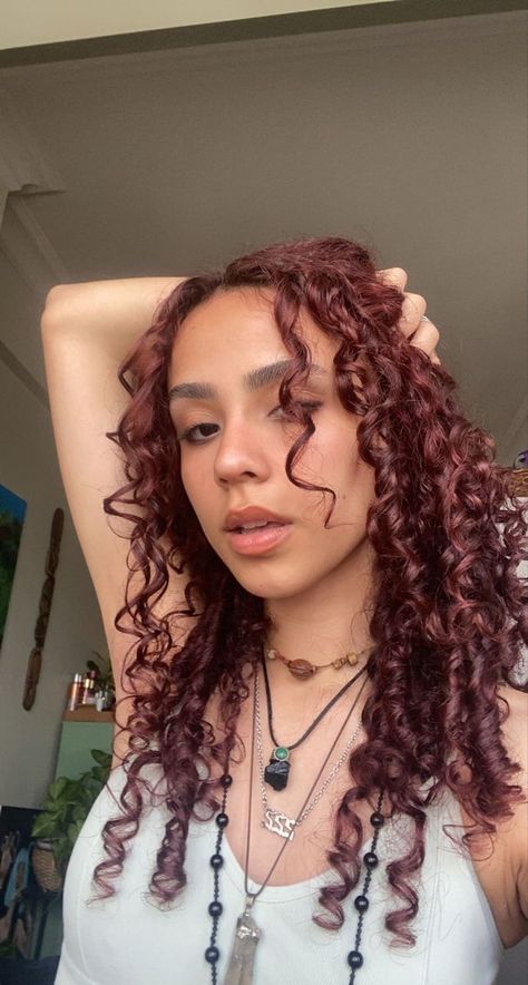 Cherry Chic: Trendy Hairstyles That Accentuate Your Red Tresses Hair Color In Curly Hair, Cooper Red Curly Hair, Curly Hair Haircolour, Wine Curly Hair Color, Red Hair For Curly Hair, Brown Red Hair Color Curly, Wine Hair Color Curly, Curly Red Hair Highlights, Dark Red On Curly Hair