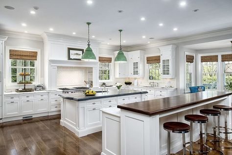 Large kitchen with 2 islands and bay window White Kitchen Interior Design, White Kitchen Interior, Beautiful White Kitchens, Kitchen Layouts With Island, Natural Wood Kitchen, Minimalist Dekor, Kitchen Ikea, Kitchen Design Pictures, White Kitchen Island