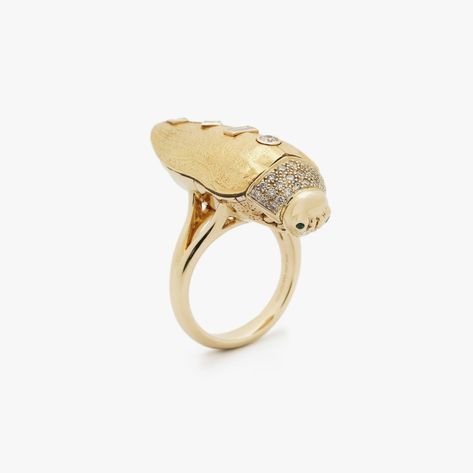 Bibi Van Der Velden, Gold scarab pop art diamond ring Pinterest Tumblr, Jackson Hole, Diamond Sizes, Gold Diamond, Diamond Ring, Pop Art, How To Find Out, Diamonds, Yellow Gold