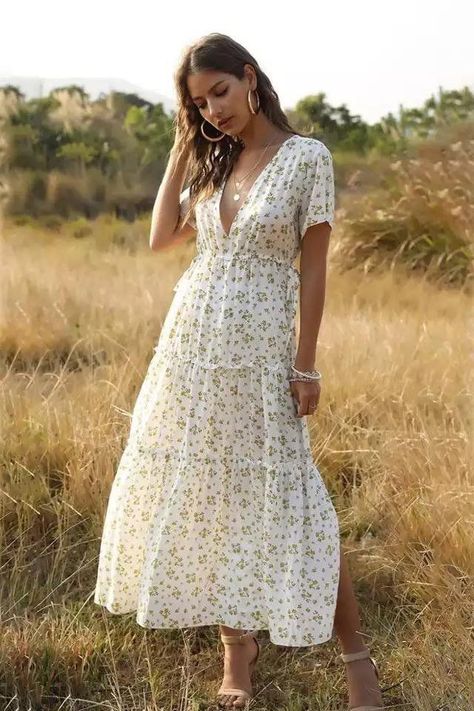 Fansinally Saffi - Fashionable floral printed maxi dress with deep V-neckline Bohemian Floral Dress, Boho Mode, Mode Boho, Short Sleeve Maxi Dresses, Printed Long Dresses, White Dresses For Women, Styl Boho, Split Dress, Long Summer Dresses