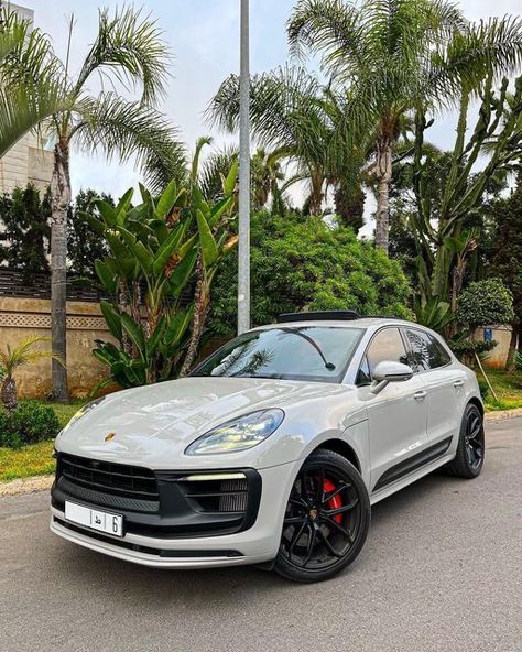 Porsche Suv, Porsche Macan Gts, Mom Car, Lux Cars, Car Goals, Porsche Macan, Super Luxury Cars, Classy Cars, Fancy Cars