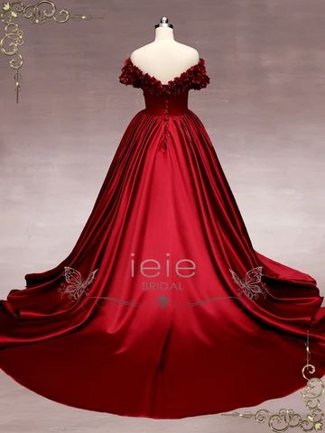 Wedding Dress With Roses, Dress With Roses, Red Ball Gowns, Outfits Night Out, Red Ball Gown, Red Wedding Dress, Stunning Bridesmaid Dresses, Elegant Ball Gowns, Gown Style