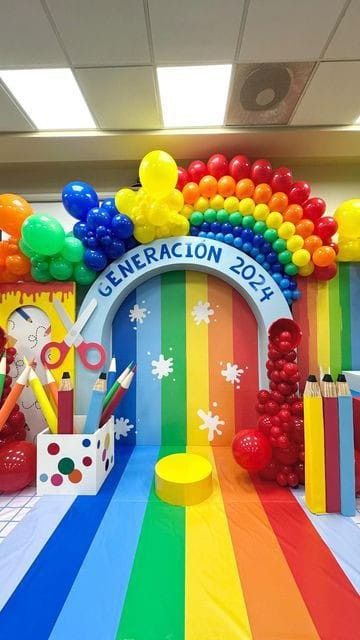 Balloon Room, Tent Decorations, Preschool Graduation, Graduation Decorations, Balloon Art, July 7, School Decorations, Art Party, Birthday Decorations