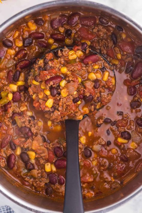 Beans Chili Recipe, Best Homemade Chili Recipe, Chili Recipe With Corn, Best Homemade Chili, Creamy Cabbage, Soup And Salad Combo, Chili Recipe With Black Beans, Stovetop Chili, Chili Easy