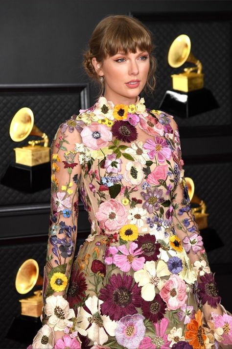 Grammy Dresses, Romee Strijd, All About Taylor Swift, Elsa Hosk, Backless Prom Dresses, Taylor Swift Pictures, Taylor Swift Style, Red Carpet Looks, Taylor Alison Swift