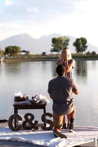 Romantic Proposal Ideas, Proposal Decorations, Outdoor Proposal, Marriage Proposal Ideas, Prewedding Ideas, Prom Couples, Poses Couples, Proposal Photos, Romantic Proposal