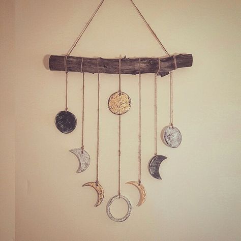 Moon Phases Diy Wall Art, Witchy Macrame Wall Hanging, Ceramic Moon Wall Hanging, Magical Bathroom Decor, Ceramic Wall Hanging Ideas, Diy Moon Decor, Witchy Crafts Diy, Lunar Decor, Wiccan Gifts