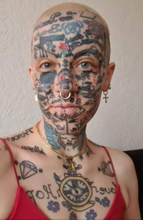 Body Modification Piercings, Face Tats, Shaved Head Women, Girl Face Tattoo, Missing Person, Tattoed Women, Piercings For Girls, Bad Tattoos, Face Tattoos