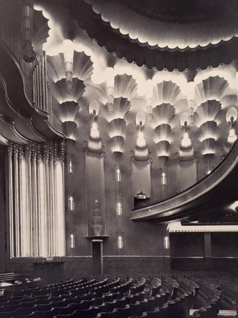 New Victoria Cinema. London 1930. Art Deco 1930 Interior, Art Deco Movie Theater, 1930 Architecture, Theater Balcony, Joseph Urban, Bioshock Aesthetic, Landscape Greenery, Art Deco Cinema, Bioshock Rapture