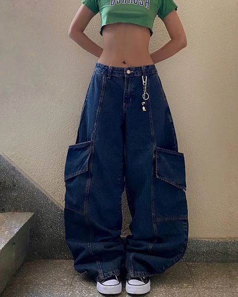 Y2K Swaggy Pants, Ultra Baggy Jeans, Baggy Jeans Fashion, Blue Personality, Fall Outfits Streetwear, 2000s Alt, Baggy Jeans Women, Funky Clothes, Fashion Oversized