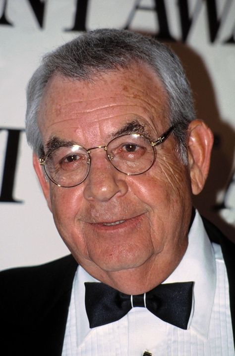 Tom Bosley, Oct. 19, 2010 age 83: Bosley was a career character actor who worked for decades on TV and in commercials, but he's probably best known for playing Richie Cunningham's dad, "Mr. C," on the '70s series "Happy Days." Tom Bosley, Dr Kildare, Laverne & Shirley, 1970s Tv Shows, Celebrities Then And Now, Thanks For The Memories, People Running, Character Actor, Happy Days