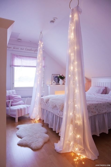 DIY Light Curtains Pictures, Photos, and Images for Facebook, Tumblr, Pinterest, and Twitter Diys Cute, Cute Bedrooms, Cute Rooms, Bedrooms Interior, Mommo Design, Bedroom Cute, Dream Bedrooms, Cute Bedroom, Diy String Lights