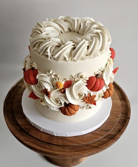 2 Tier Thanksgiving Cake, Fall Cake With Flowers, Pretty Fall Birthday Cakes, Thanksgiving Birthday Cake Ideas, October Birthday Cakes For Women, Cake That Looks Like Pie, Thanksgiving Chocolate Cake, Beautiful Fall Cakes, Vintage Fall Cake