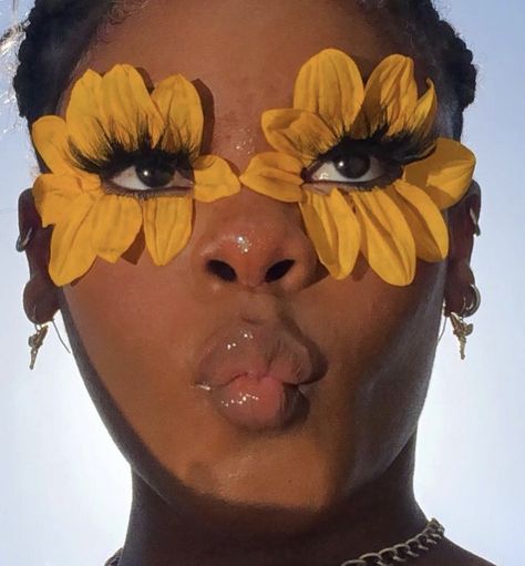 Eyes Photoshoot, Sunflower Makeup, Flower Makeup, Creative Photoshoot Ideas, Glam Photoshoot, Fun Photoshoot, Dope Makeup, Photoshoot Themes, Creative Makeup Looks