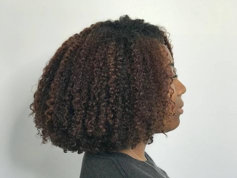 Take your wash-n-go to the next level with these quick and easy steps! After Images:    Products Recipe For Hair Growth, Scalp Spa, Cursed Doodles, Detangling Natural Hair, Natural Hair Highlights, Hair Detox, Natural Hair Cuts, Wash N Go, How To Grow Natural Hair