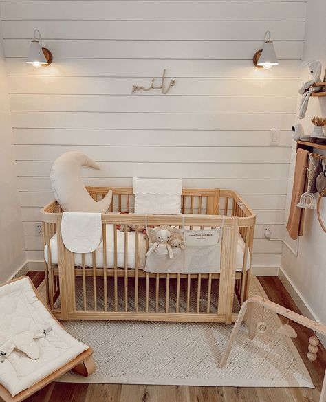 Stylish and Cozy Nursery Concepts Wood Accent Nursery, Shiplap Nursery Wall Gender Neutral, Shiplap Wall In Nursery, Nursery Ideas Natural Wood, Shiplap In Nursery, Shiplap Baby Nursery, White Shiplap Nursery, Nursery With Shiplap Wall, Shiplap Accent Wall Nursery