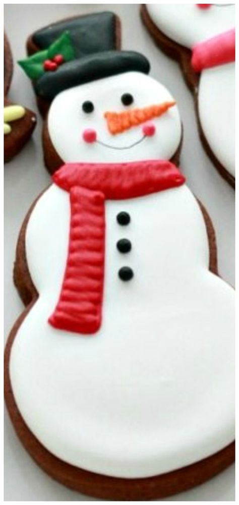 Nostalgic charm with retro elements. Gingerbread Snowman Decoration, Sugar Cookies Gingerbread Man, Gingerbread Cookies Snowman, Snowman Cutout Cookies, Gingerbread Snowman Cookies, Christmas Mitten Cookies Decorated, Snowman Gingerbread Cookies, Decorated Cut Out Cookies, Snow Man Sugar Cookies